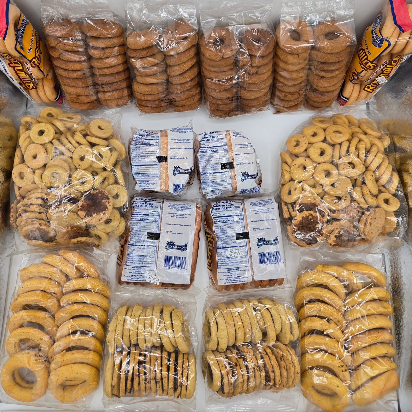 9.3 Lbs Combo 100% Hecho en Honduras Rio Grande Foods Incluye: Rosquillas, Hojaldras/ Tustacas, Rosquetes, Mini Mixtas, Rosquilla Caseras, Lengüitas, Mini Mixtas y Mixtas Familiar.