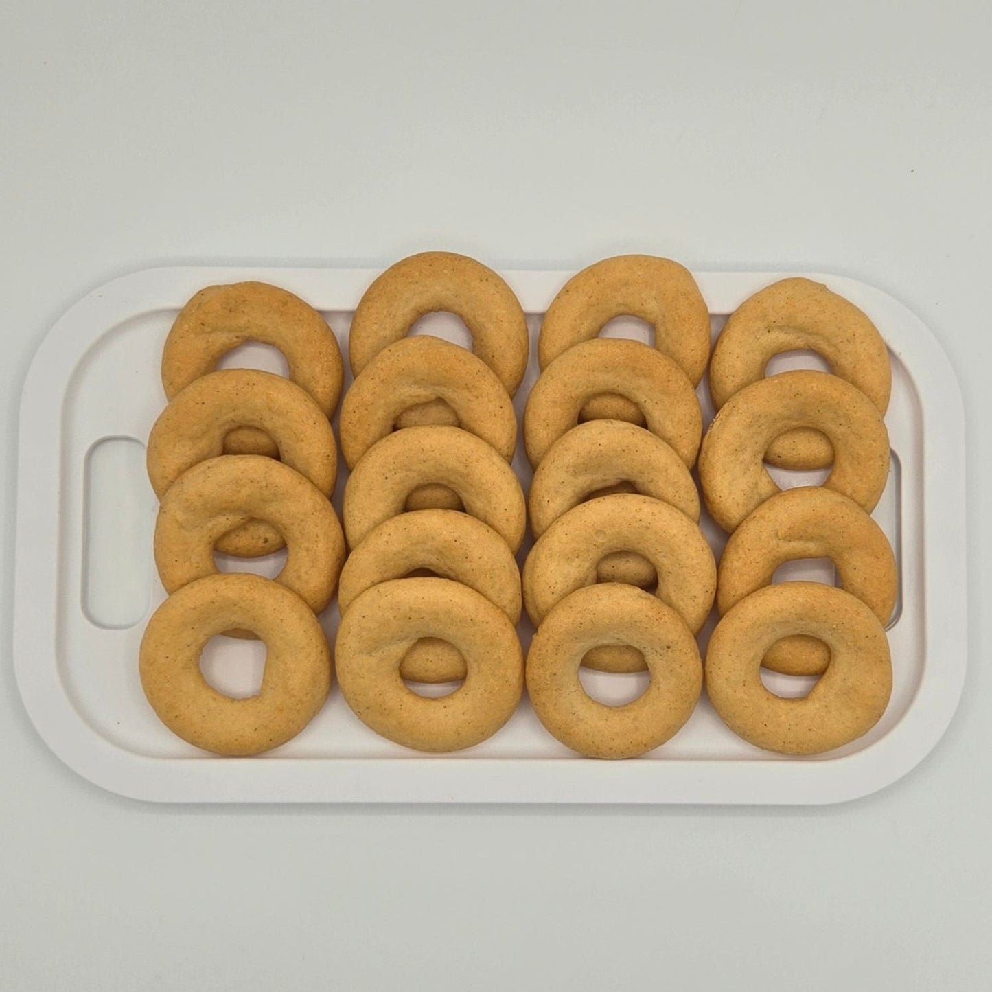 Rosquillas / Cheesy Corn Rings - Producto de Honduras Mamá Lycha - 4.4 oz / 12 Unidades