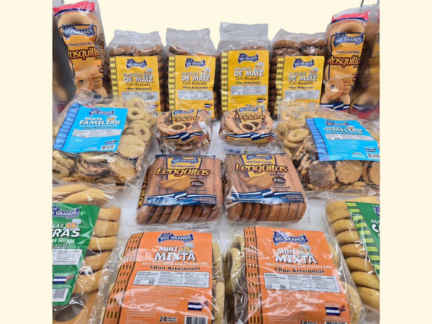 Super Combo Hecho en Honduras Rio Grande Foods Incluye: Rosquillas, Hojaldras/ Tustacas, Rosquetes, Mini Mixtas, Rosquilla Caseras, Lengüitas, Mini Mixtas y Mixtas Familiar.