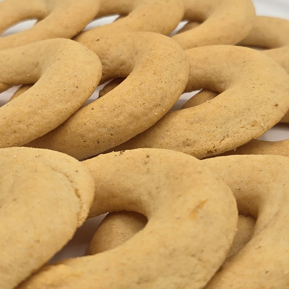 
                  
                    Rosquillas Hechas en Honduras / Cheesy Corn Rings - Río Grande - 3.6 oz - 12 Individual Snack Cookie
                  
                